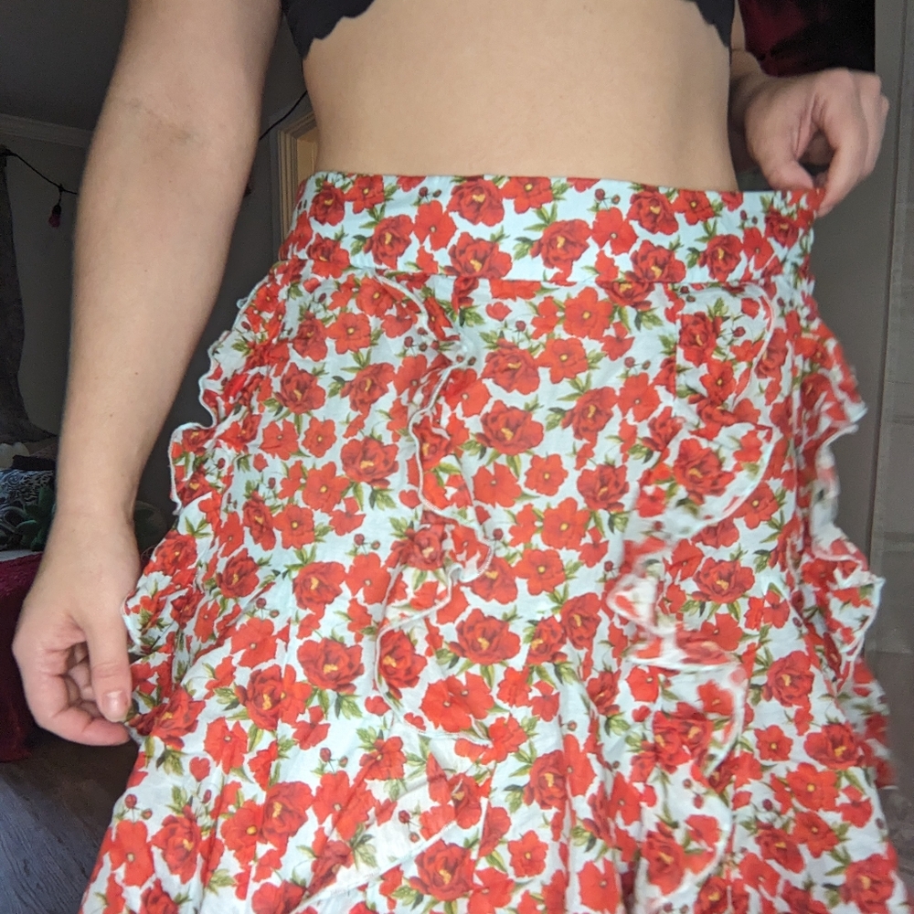 Alice + Olivia silk floral ruffle skirt